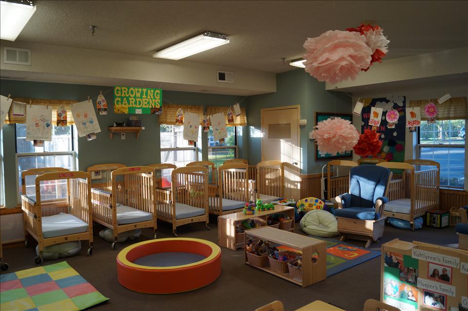 Sully Station KinderCare Infant Classroom