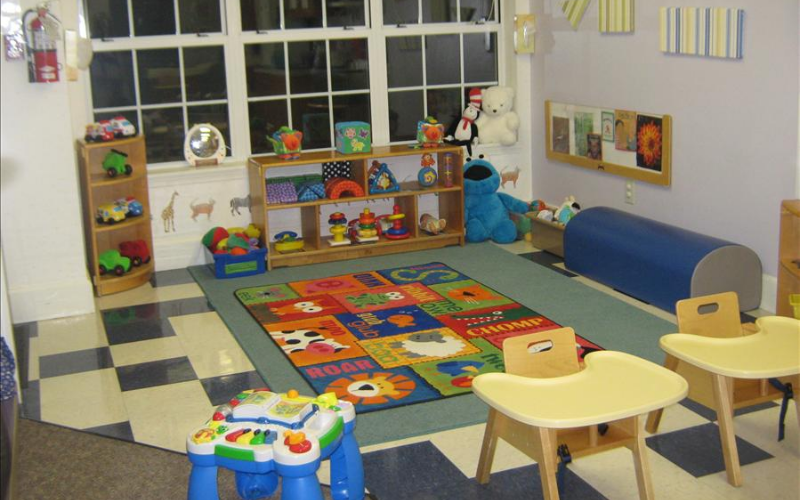 Hillsboro Knowledge Beginnings Infant Classroom